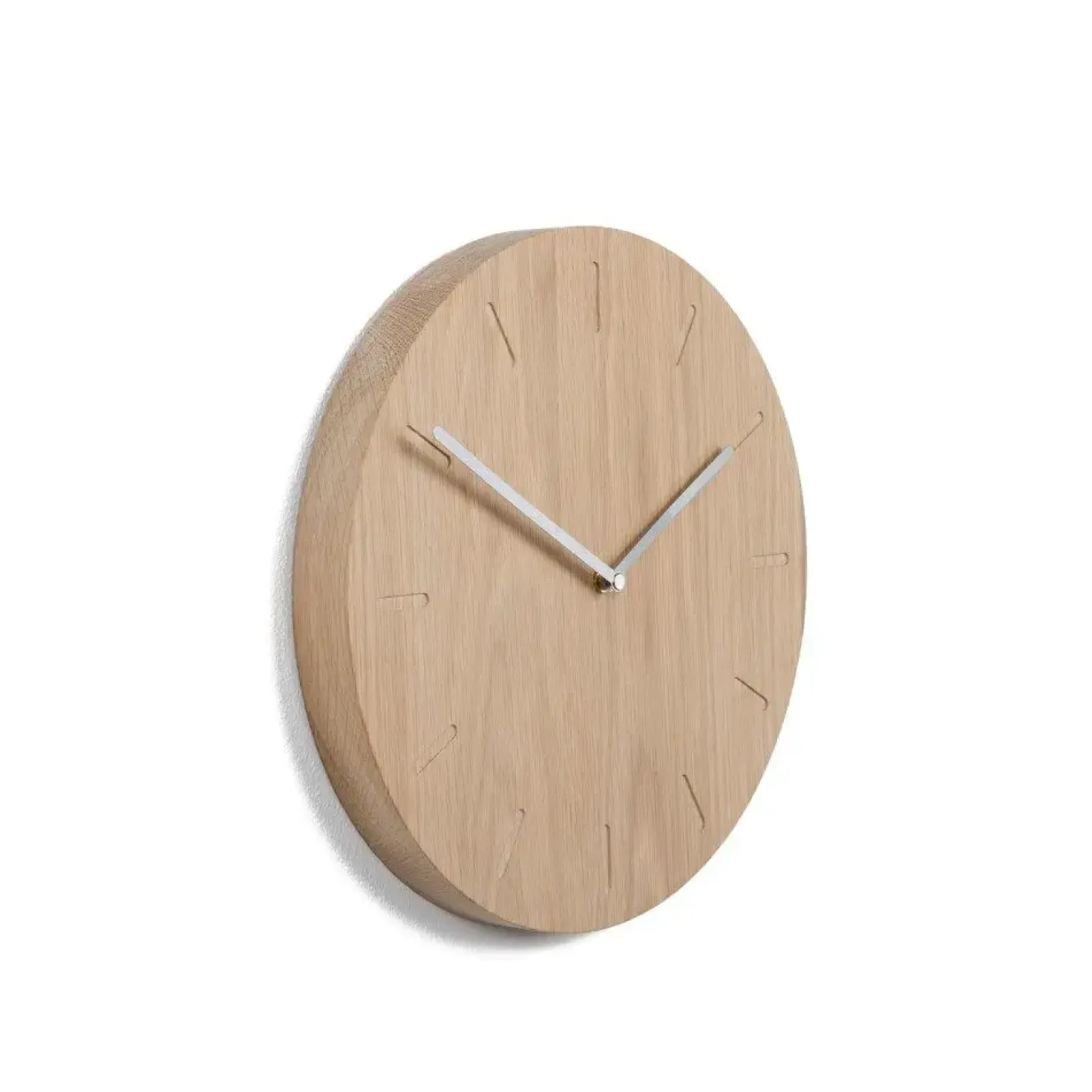 Applicata - Vægur med viser - Watch:Out - Eg og stål - Ø32 cm
