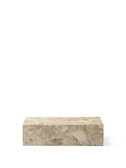 Audo Copenhagen - Plinth Low, Kunis Breccia - Marmor sofabord eller skulptur
