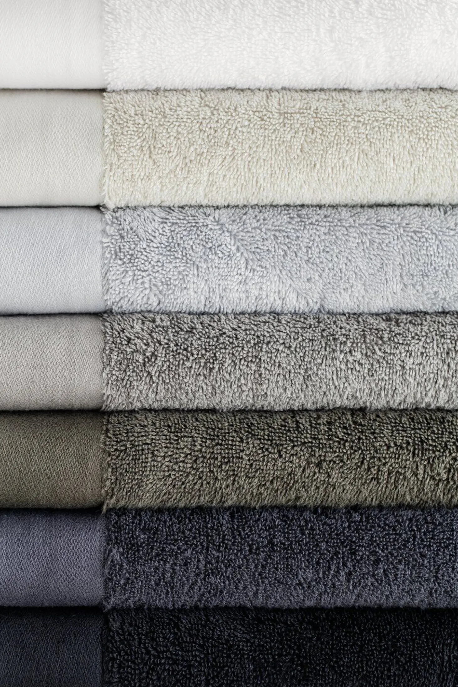 Blomus - Bath Towel - Black - RIVA