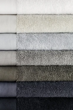 Blomus - Bath Towel - Magnet - RIVA
