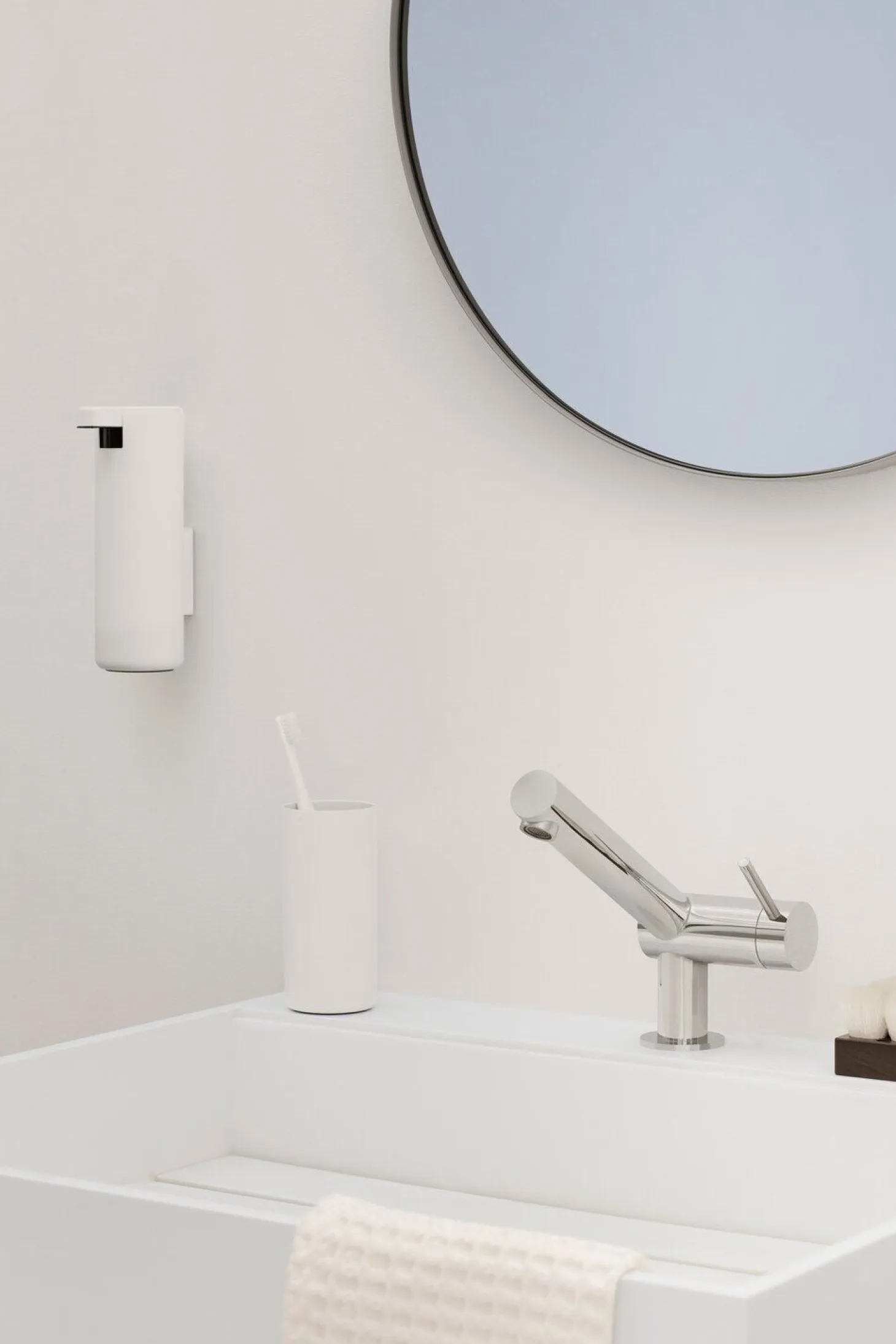 Blomus - Bath Towel - White - CARO