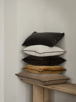 Blomus - Cushion Cover - 40 x 40 cm - Espresso - VELVET