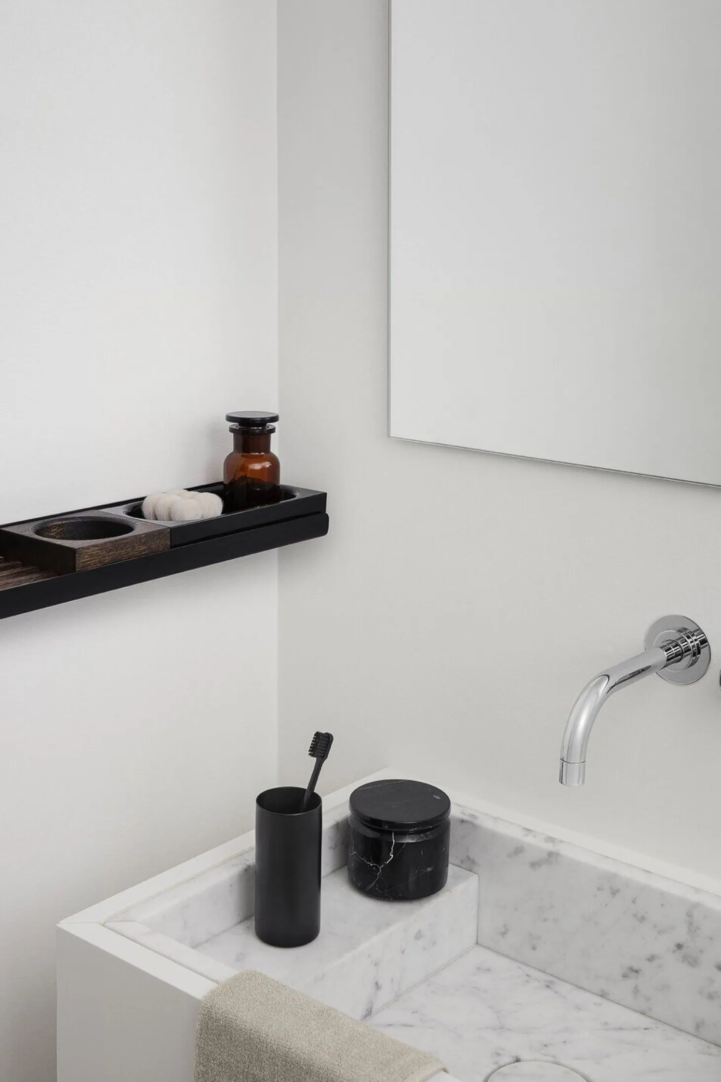 Blomus - Tray - H 4cm, B 20 cm, T 10 cm - MODO