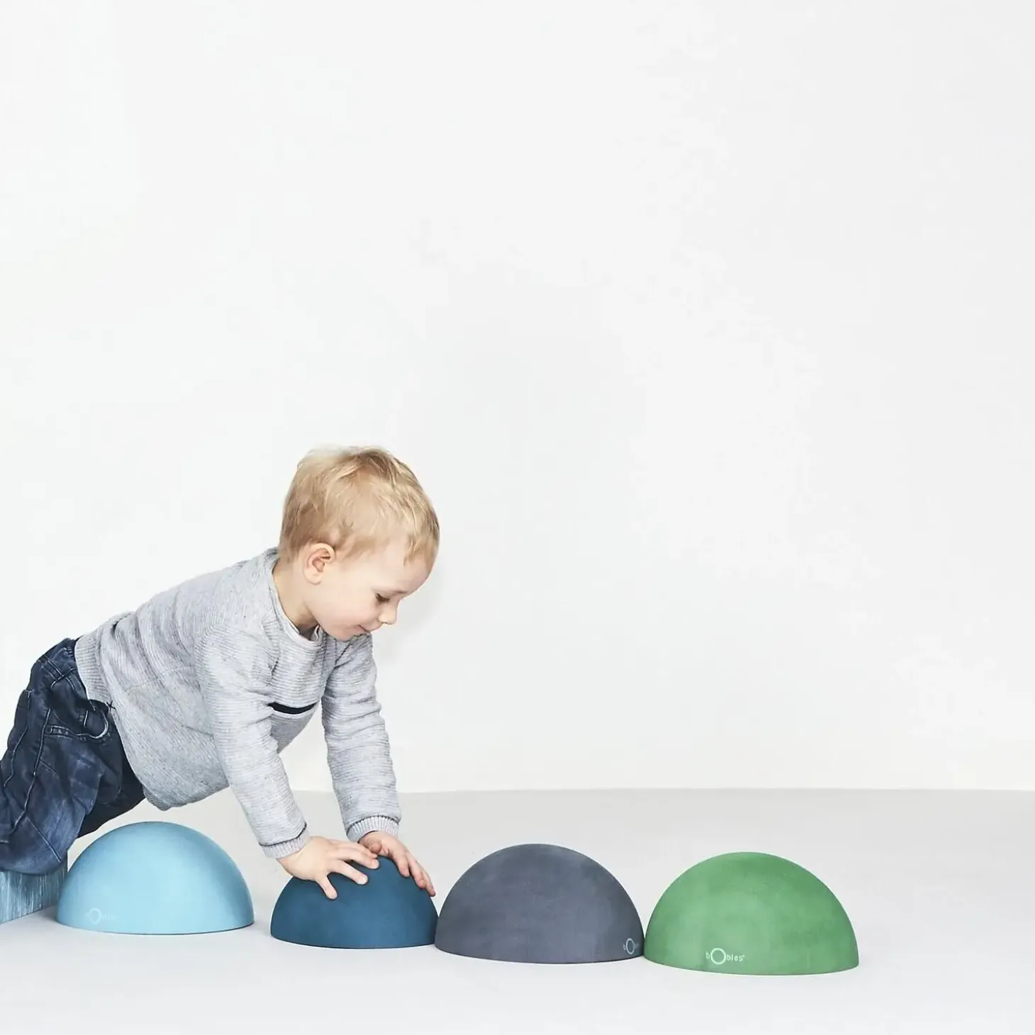 Bobles - Tumlesten L Grey marble
