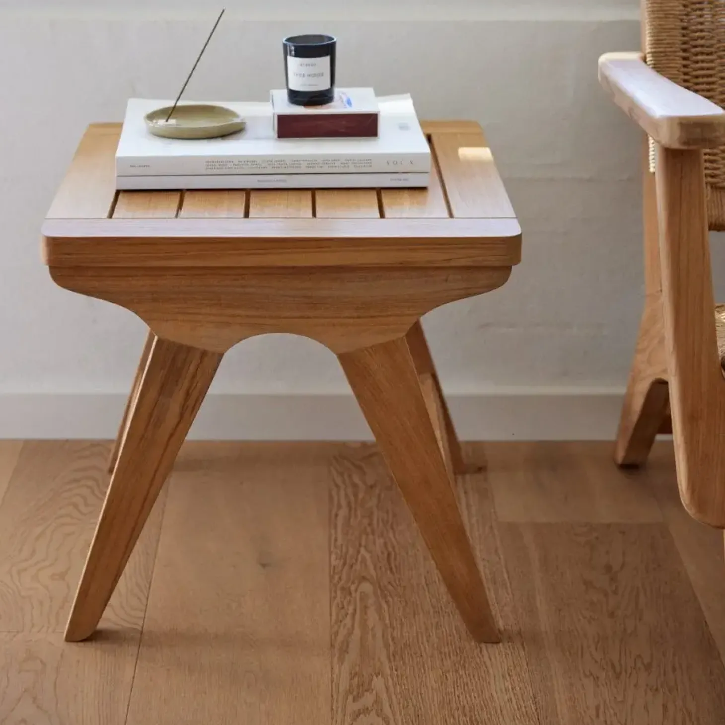Cinas - Eya lounge bord i teak