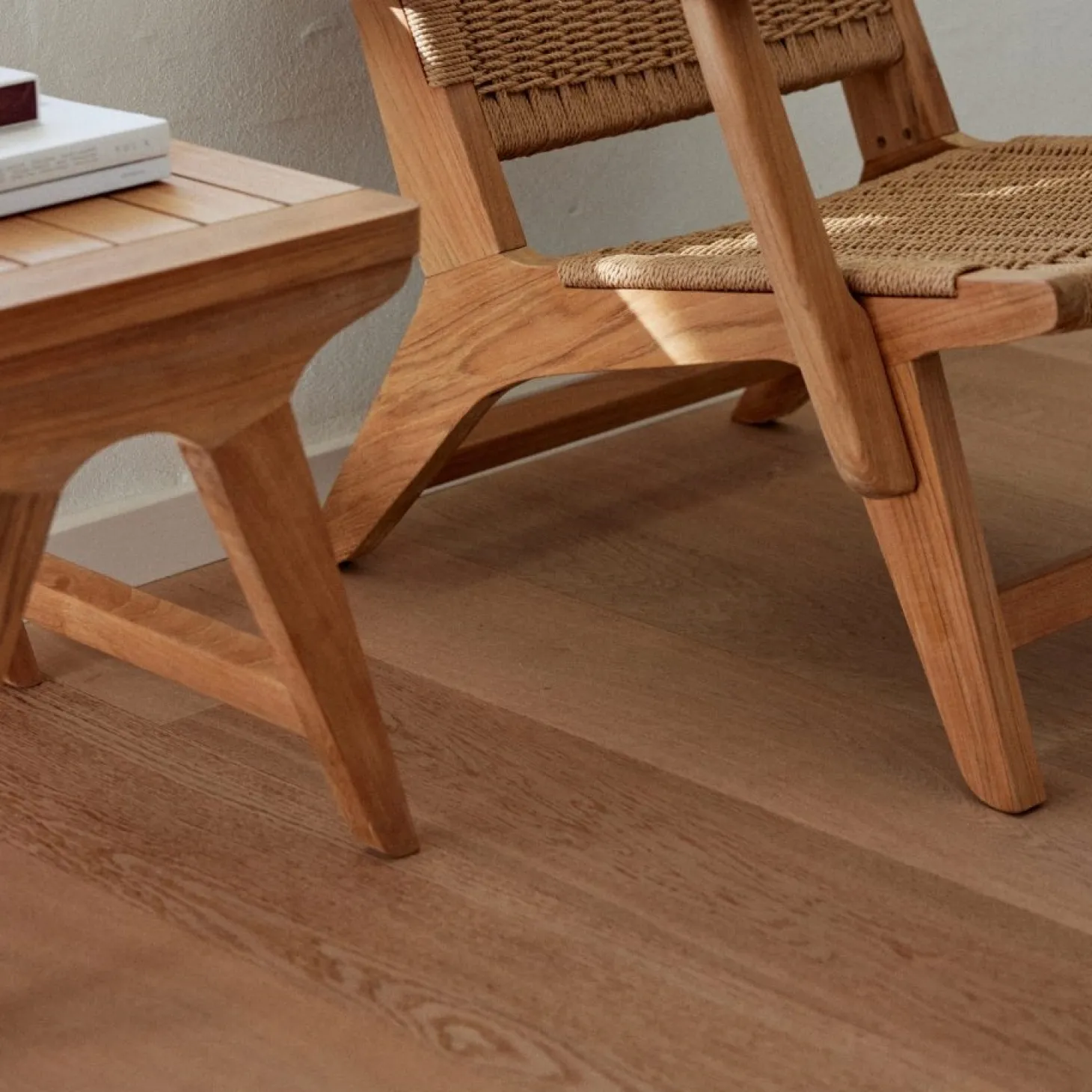 Cinas - Eya lounge bord i teak