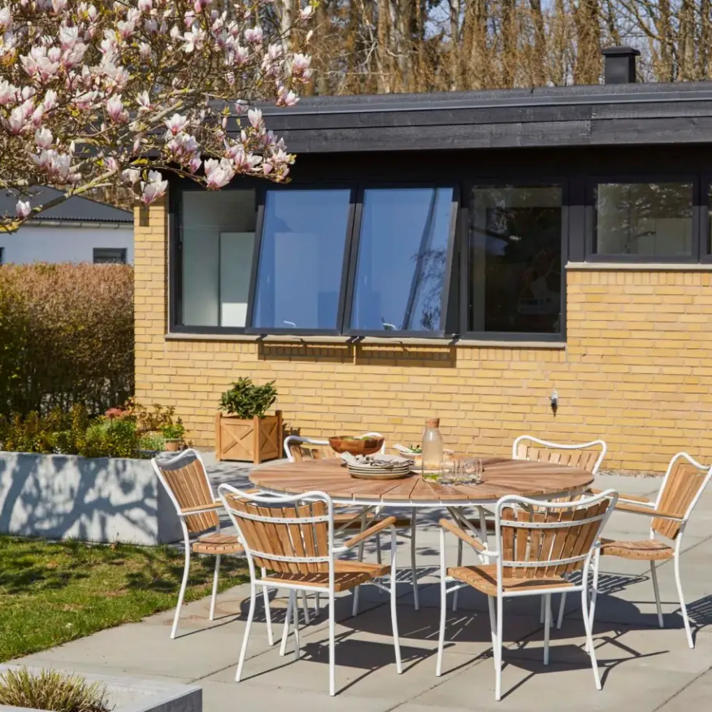 Cinas - Havebord - Ellen bord Ø150cm hvid/teak