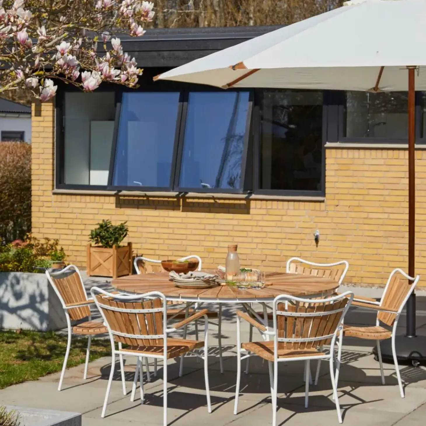 Cinas - Havebord - Ellen bord Ø150cm hvid/teak