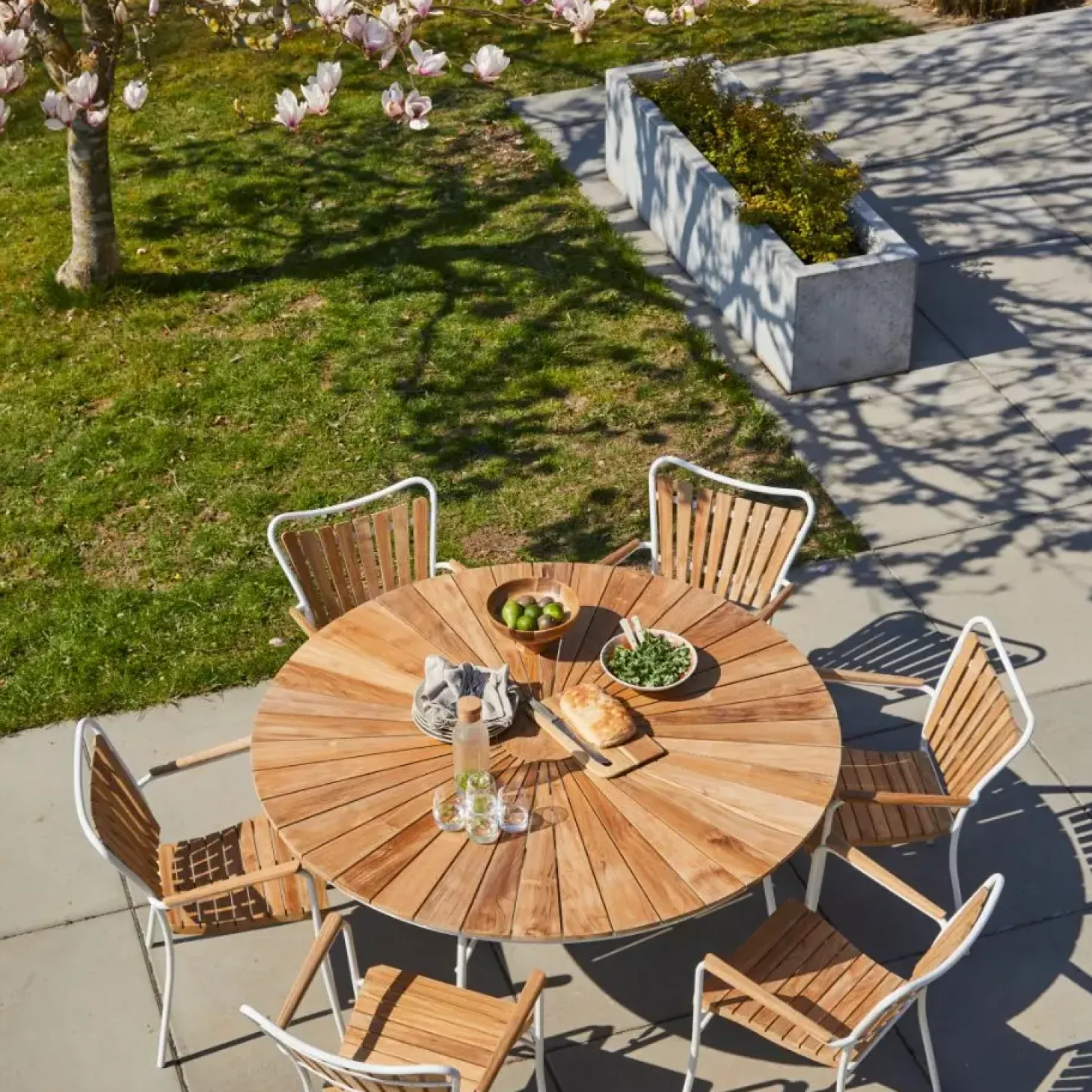 Cinas - Havebord - Ellen bord Ø150cm hvid/teak