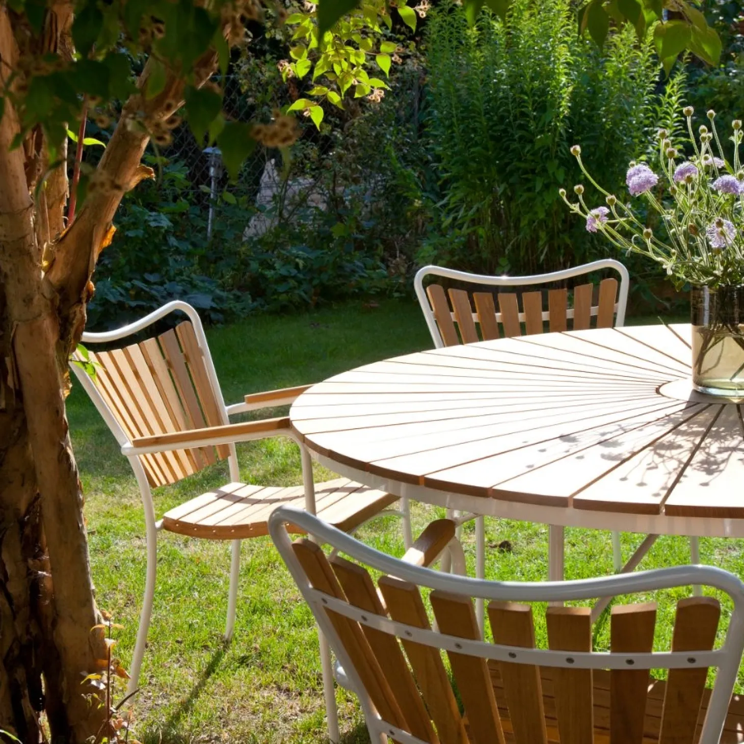 Cinas - Havebord - Ellen bord Ø110cm hvid/teak