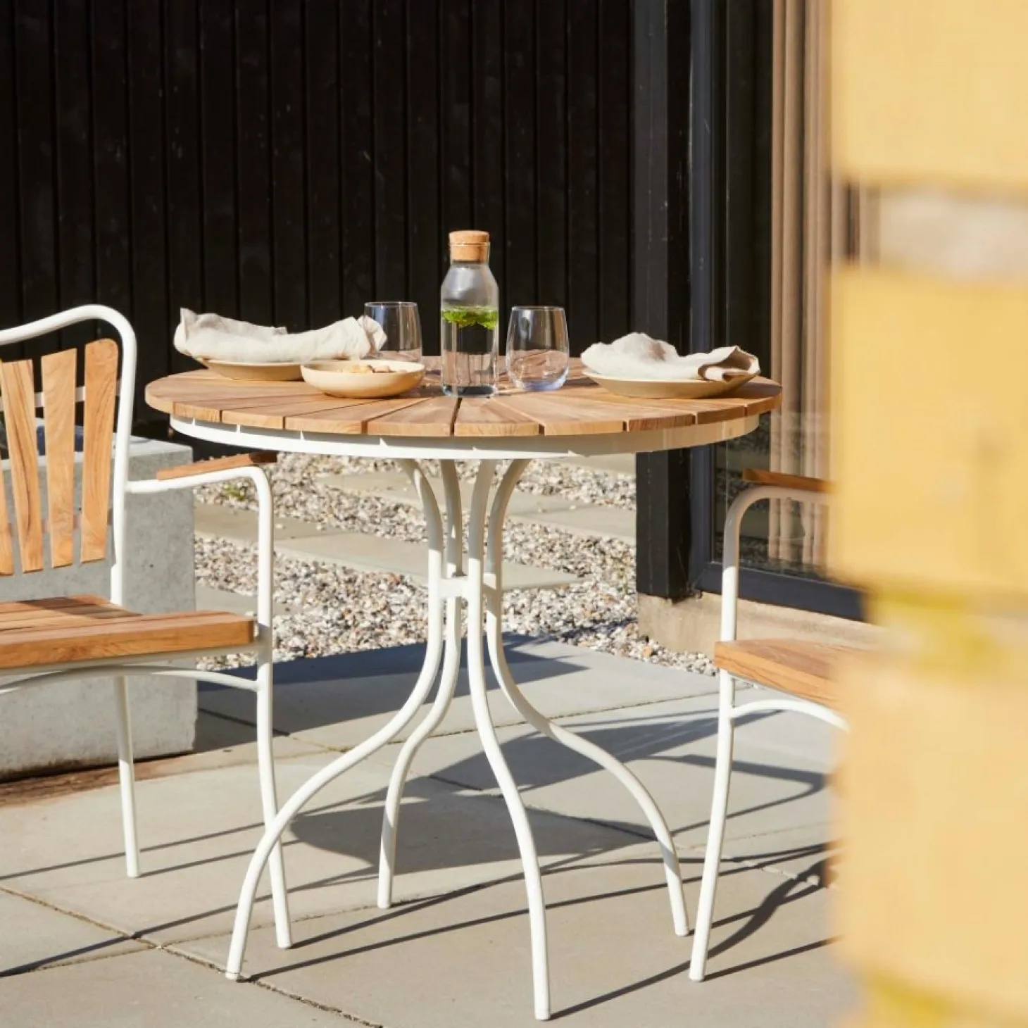 Cinas - Havebord - Ellen cafebord Ø80cm hvid/teak