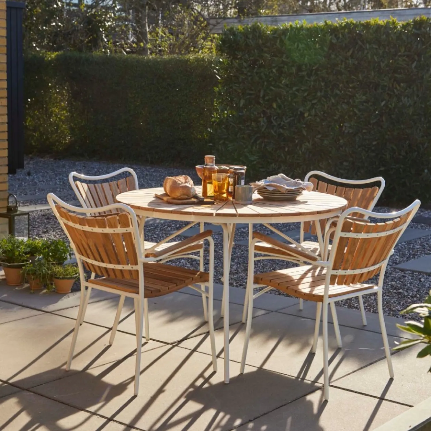 Cinas - Havstol - Ellen stol hvid aluminium og teak
