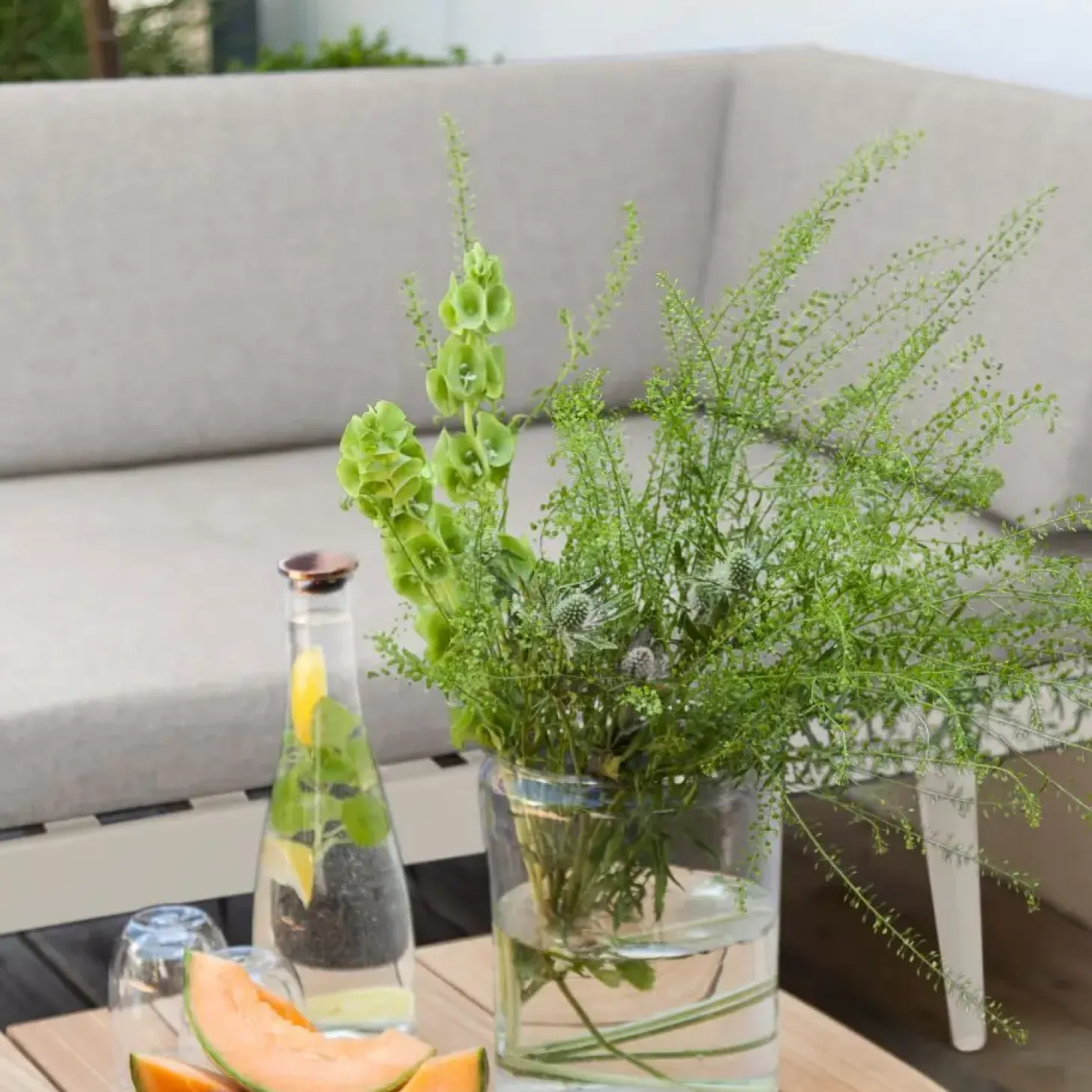 Cinas - Rio lounge sofa, Sandy Grey aluminiums stel, med hynder i Sand