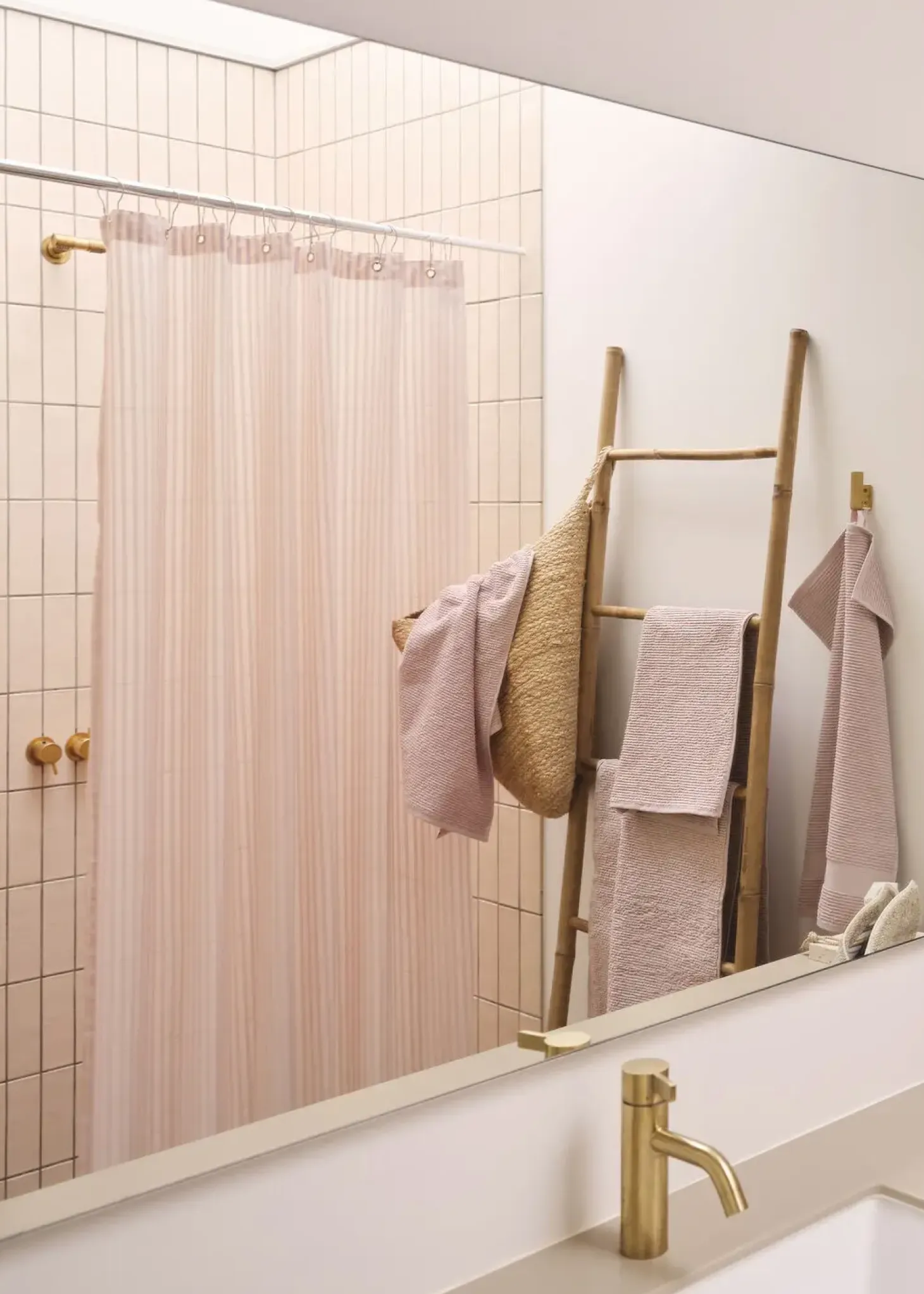 Compliments - Badeforhæng - Lines shower curtain w/eyelets 200 cm - Rose