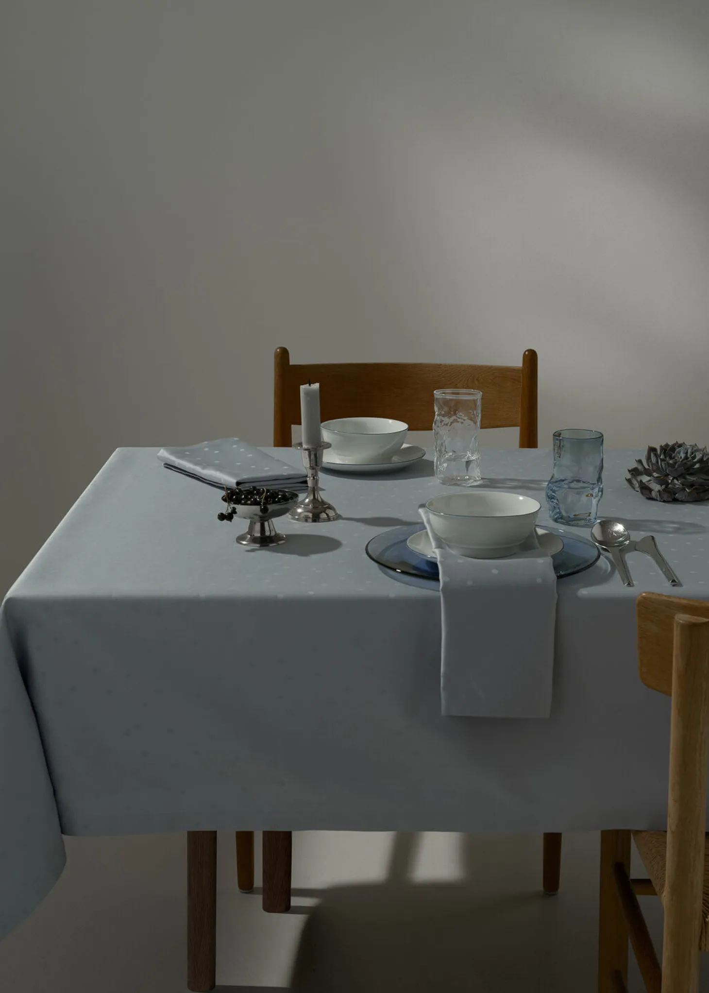 Compliments - Confetti Damask Table Cloth 150x250 cm - Mineral blue