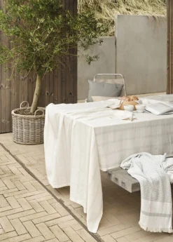 Compliments - Dug - Brise Table Cloth 200x200 cm - Grøn