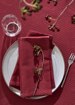 Compliments - Dug - Tile Damask Table Cloth 150x 250 cm - Vinrød