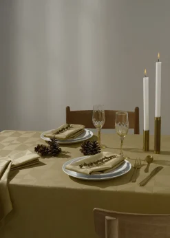Compliments - Wind Damask Table Cloth dia. 200 cm - Messing