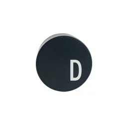 Design Letters - iphone oplader - Charger - "D" - Sort