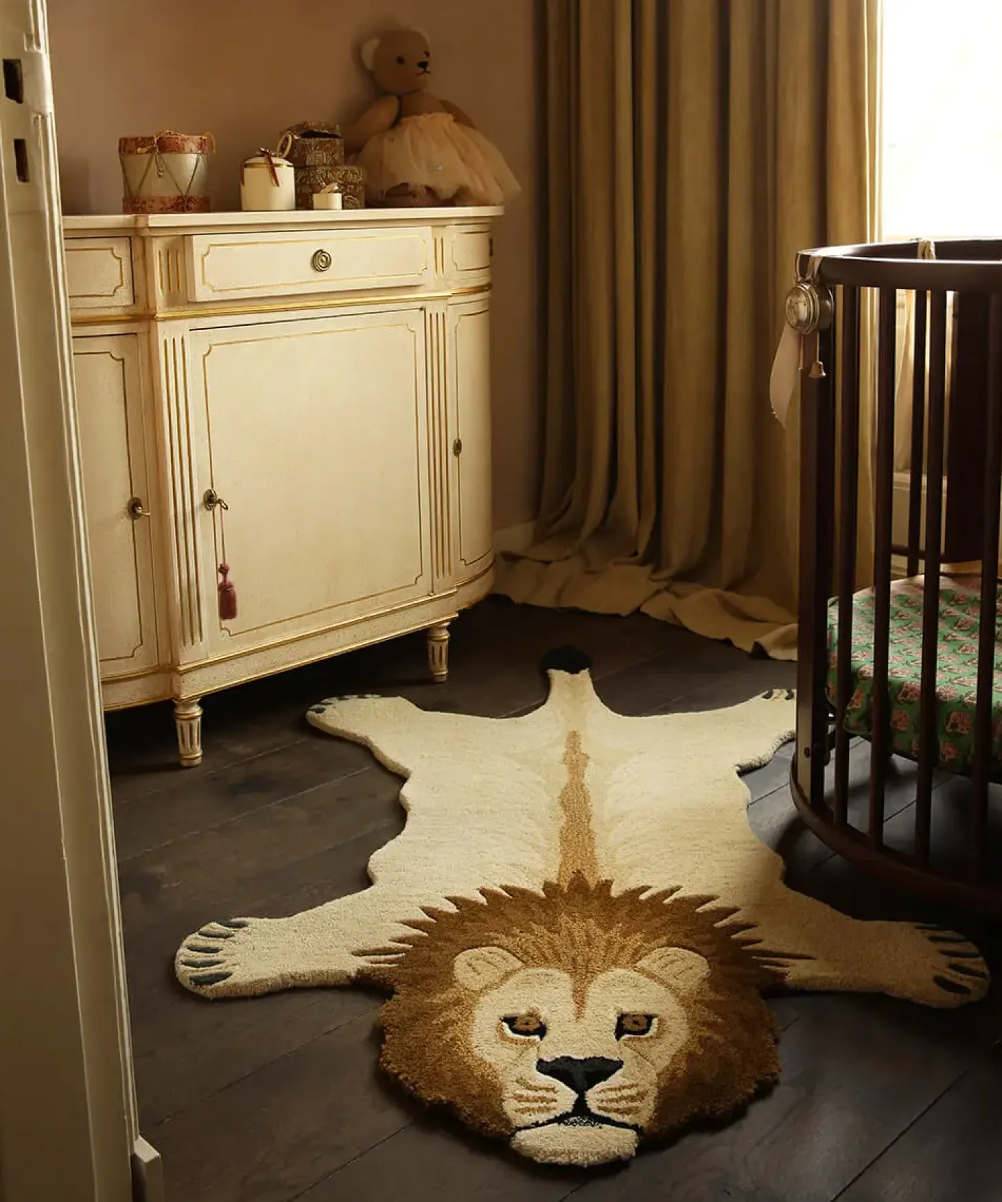 Doing Goods - Moody Lion Gulvtæppe - Large - 152x95x2 cm
