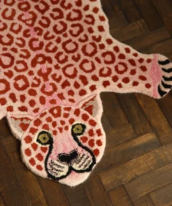 Doing Goods - Pink Leopard Gulvtæppe - Large - 150x88x2 cm