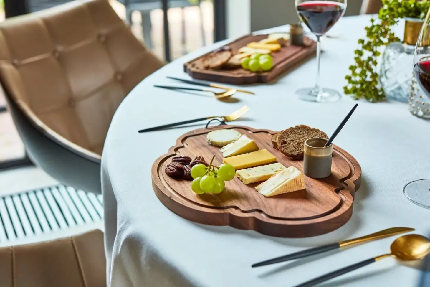 DutchDeluxes - Breakfast Board Oval - Valnød
