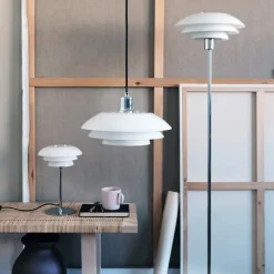 Dyberg Larsen - DL31 Opal gulvlampe - Opal hvid og Krom, Ø: 31 cm x H: 133 cm