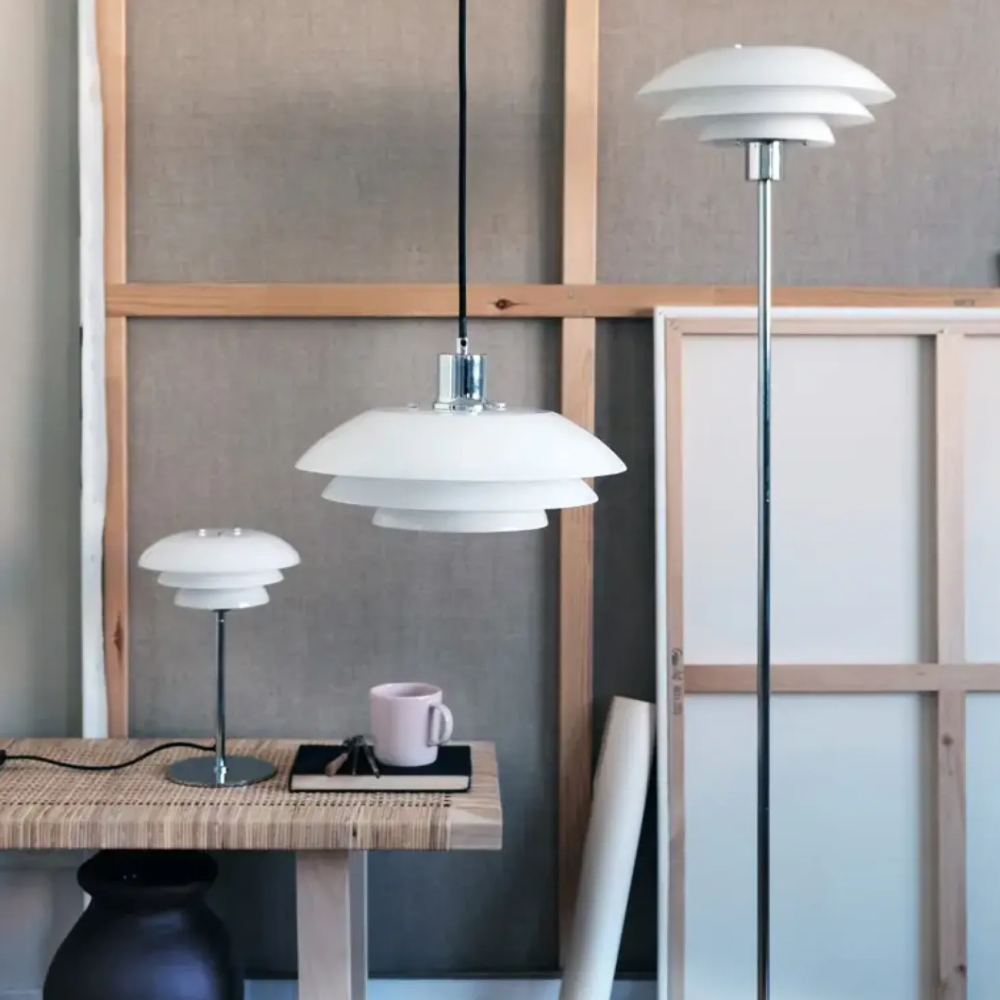 Dyberg Larsen - DL31 Opal gulvlampe - Opal hvid og Krom, Ø: 31 cm x H: 133 cm