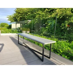 Friis Furniture - Havebænk / Bænk i Fibercement, 180 cm - Sorte ben