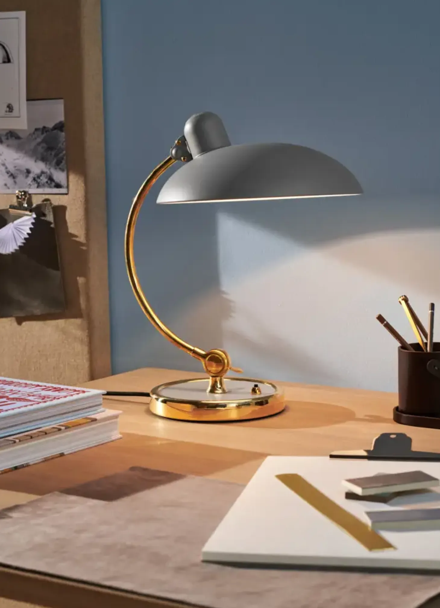 Fritz Hansen - Bordlampe - Kaiser Idell 6631-T - Mat Grå/Messing