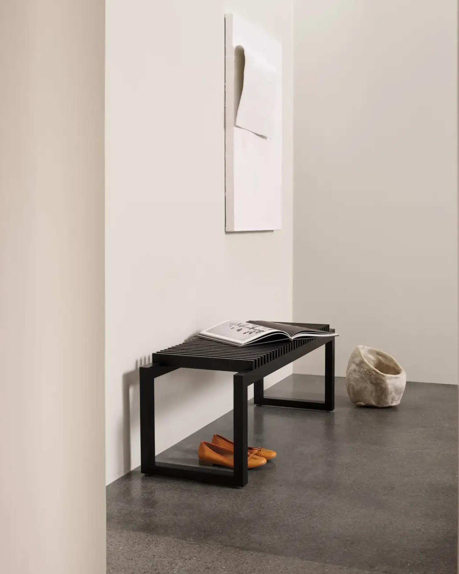 Fritz Hansen - Cutter Bænk - Sort - L 120 cm