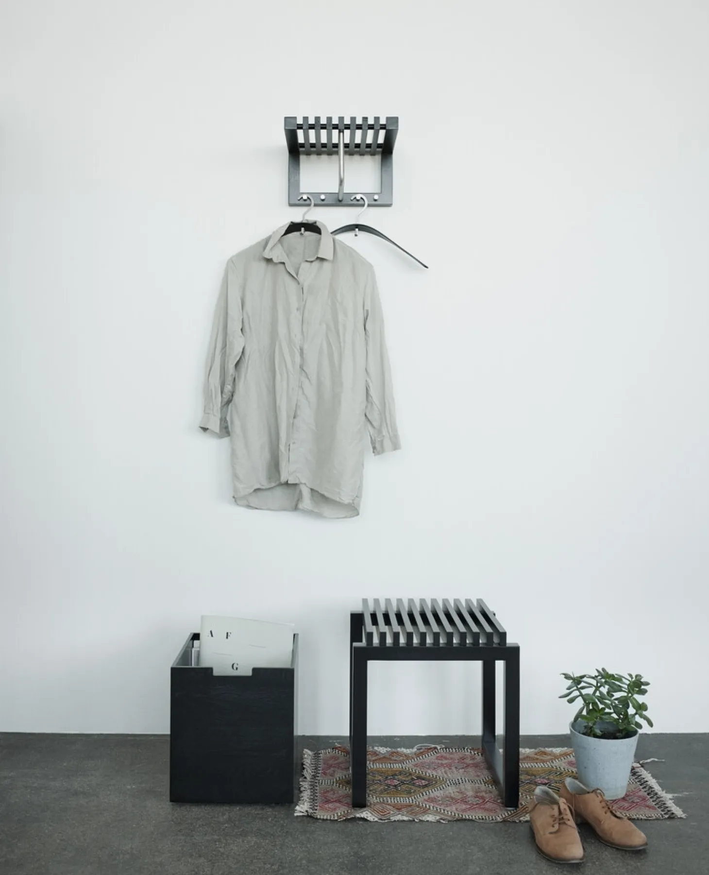 Fritz Hansen - Cutter Taburet - Sort eg