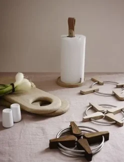 Fritz Hansen - Køkkenrulleholder - Norr - Eg