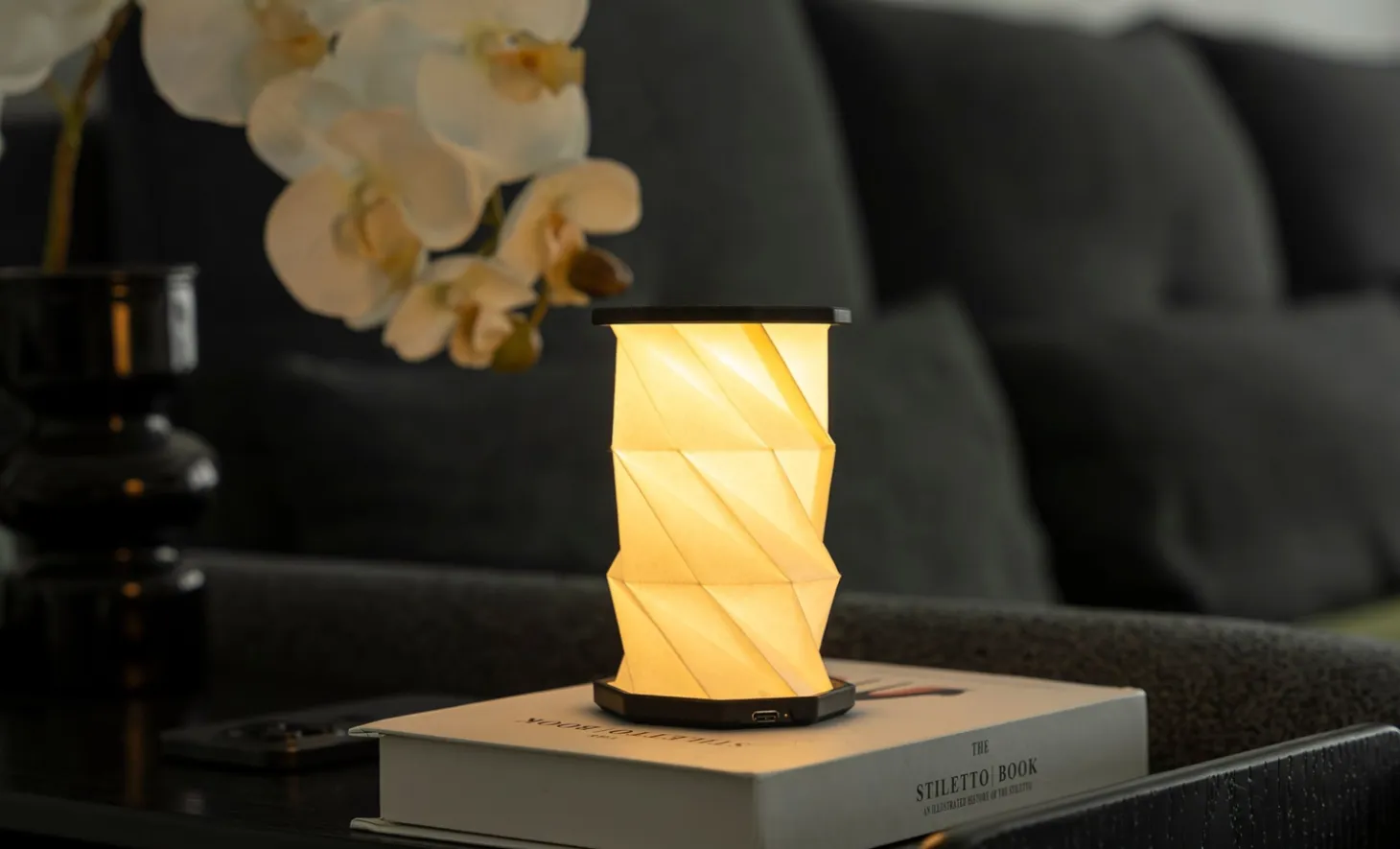 Gingko - Hexagon Twist Bordlampe - Mini - Slate Black - H14 cm