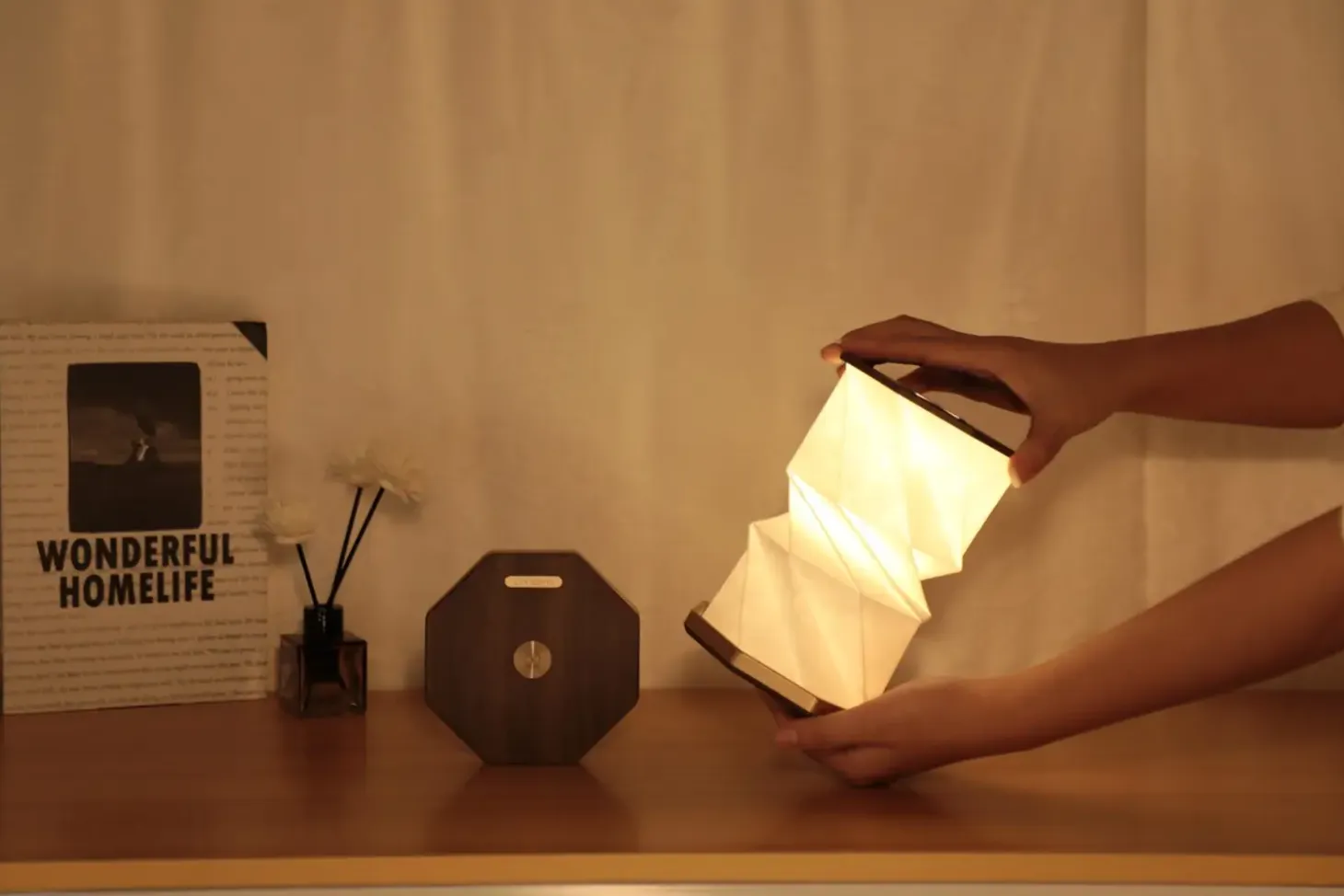 Gingko - Twist Hexagon Lamp - Walnut