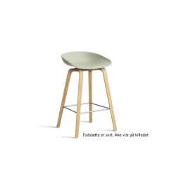 HAY - AAS 32 Barstol - Pastel Green 2.0 - Ben: vandbaseret lak - Sort fodstøtte - Lav model