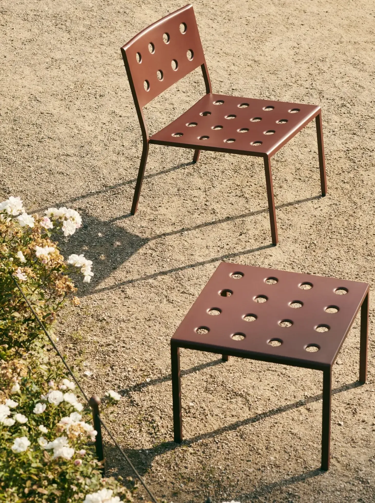 HAY - Balcony loungestol - havestol uden armlæn - Rød - Iron red