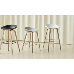 HAY - Barstol - AAS 32 - About A Stool - Khaki 2.0 - Ben: eg/vandbaseret lak - Lav model