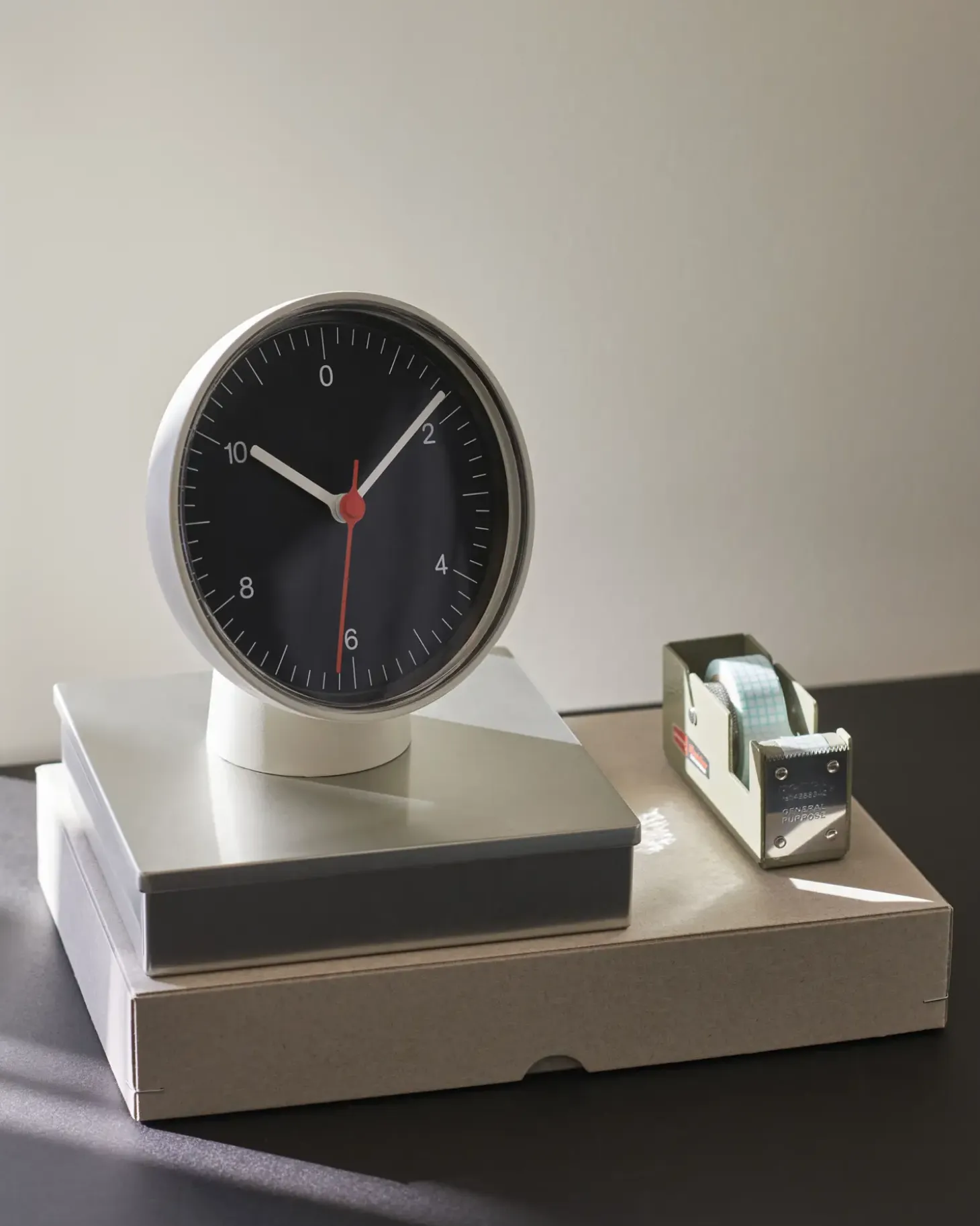 HAY - Bordur - Table Clock - Sort - H: 14 cm