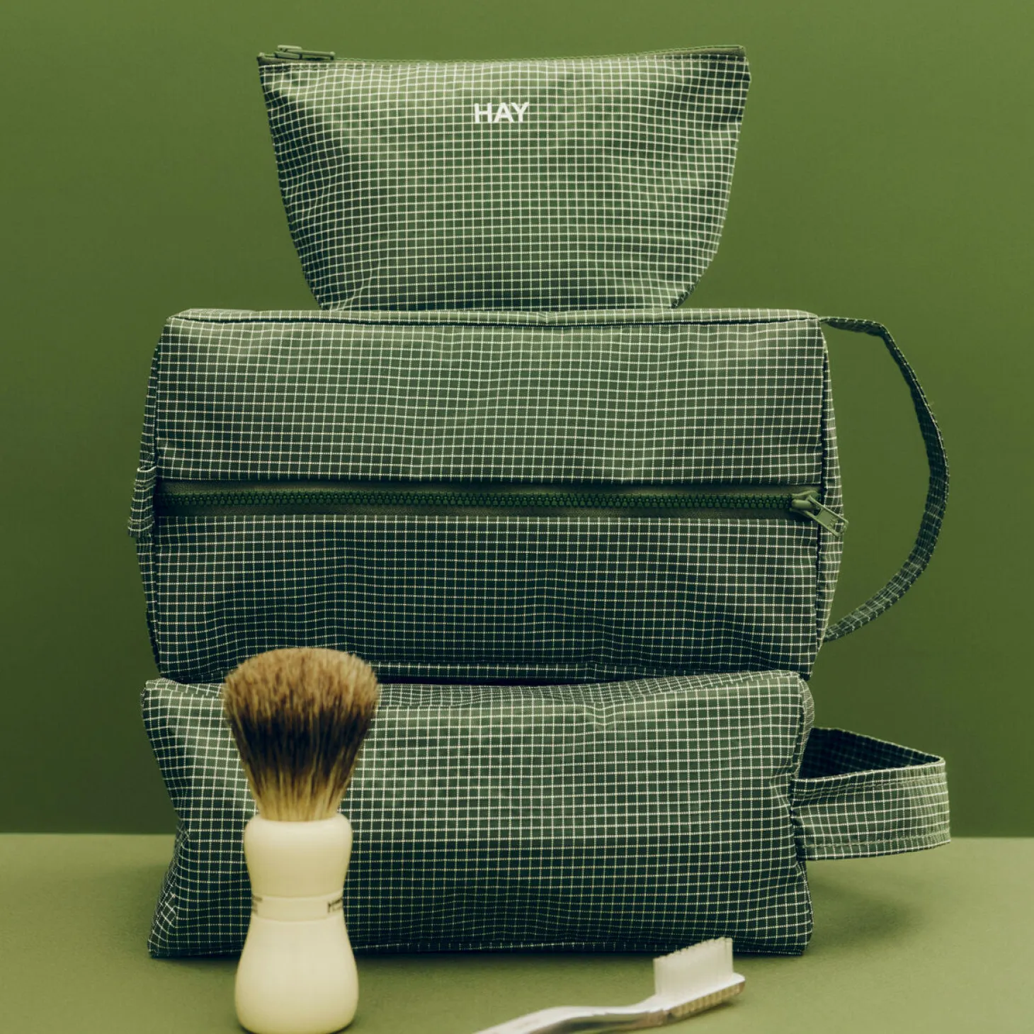Hay - Grid Pouch - Medium - Mørkegrøn