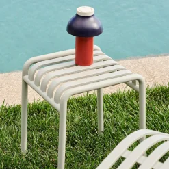 Hay - Palissade haveskammel - Stool - Cream white - hvid