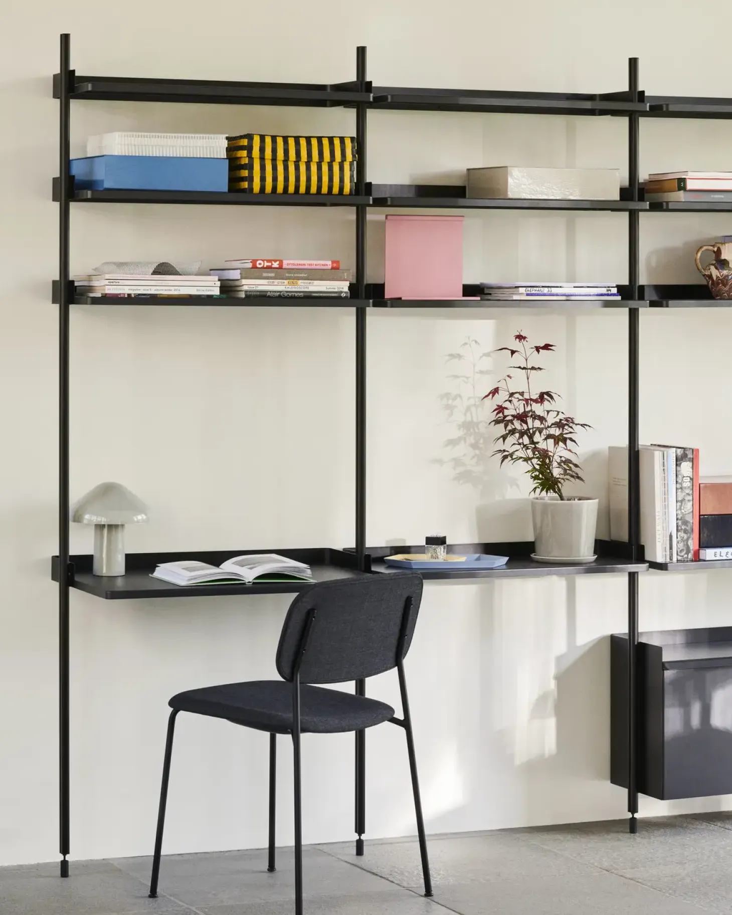 Hay - Reol - Pier System 1061 - 1 kolonne - Sort - 82 X 34 X 209 cm