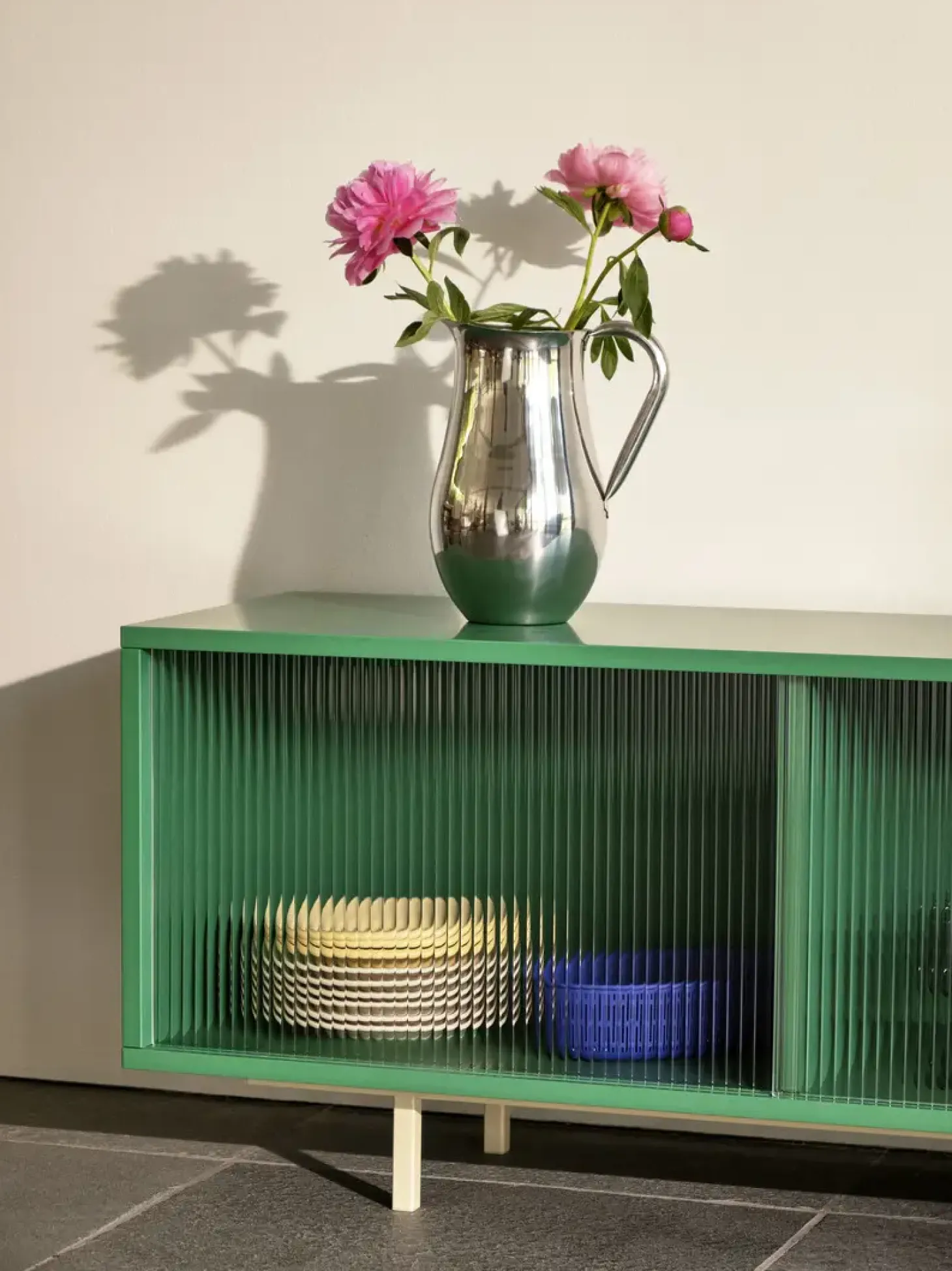 Hay - Reol til Væg med Glaslåger - Colour Cabinet - Mint - Medium, B120 X D39 X H39 cm