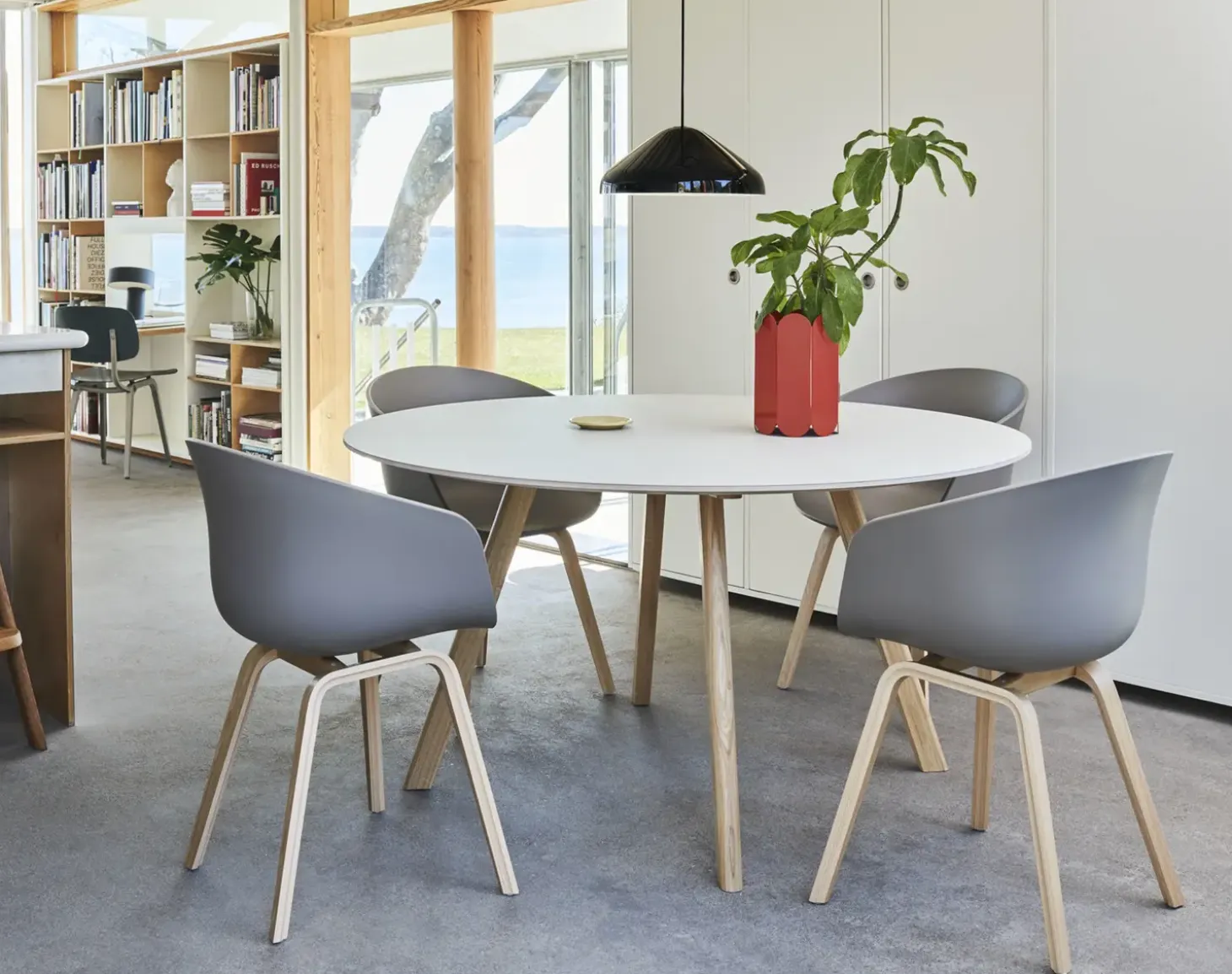 Hay - Spisebordsstol - AAC 22 - About a Chair - Concrete Grey - Ben: Eg med lak