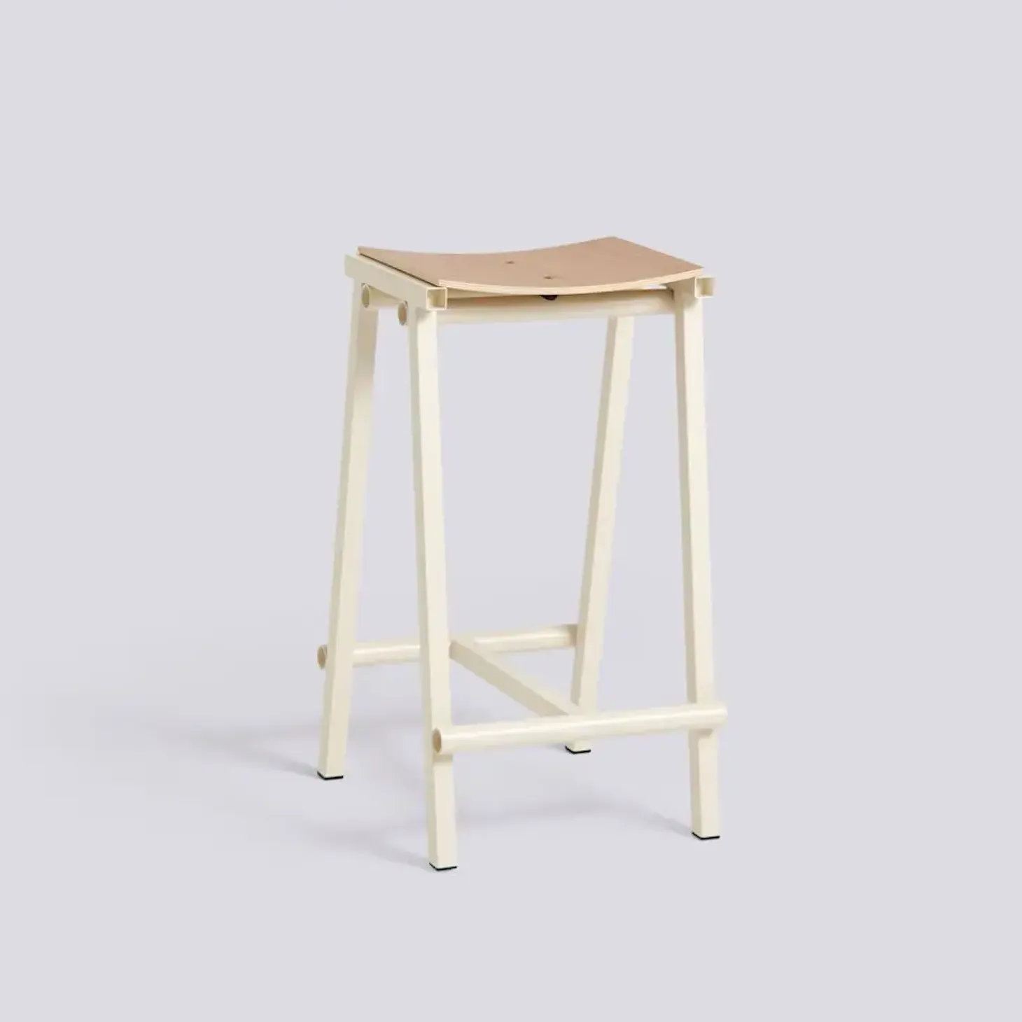 HAY - Taburete 8 Bar Stool - Eggshell - Lacquered Oak Veneer Seat - Lav model 65 cm