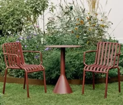 HAY havebord - Palissade havebord - Cone table - Rød - Iron red - 65x65x74 cm