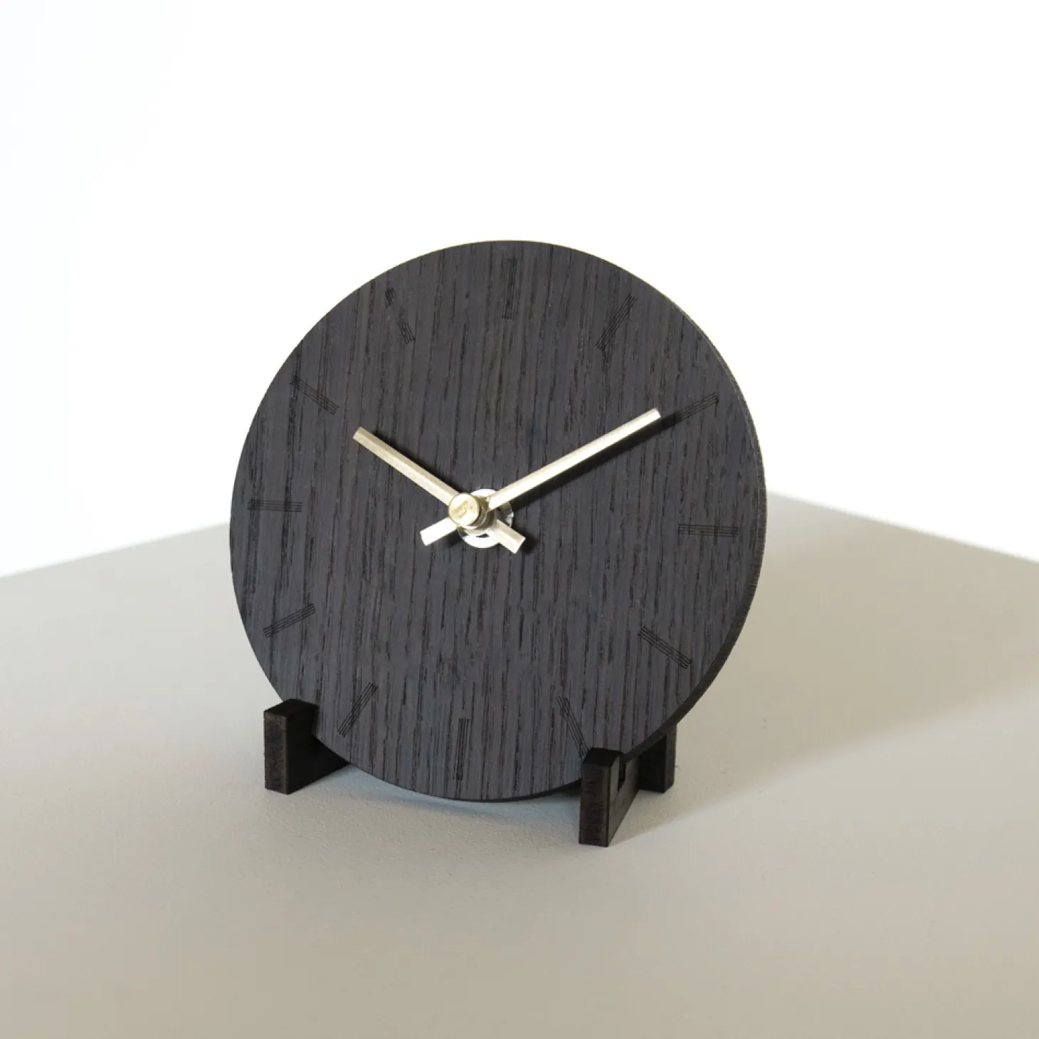 Hemverk - Vægur - Mørk eg - Ø12 cm - Kobber visere