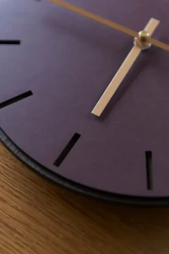 Hemverk - Vægur - Mørk Eg/Burgundy - Kobber visere - Ø28 cm