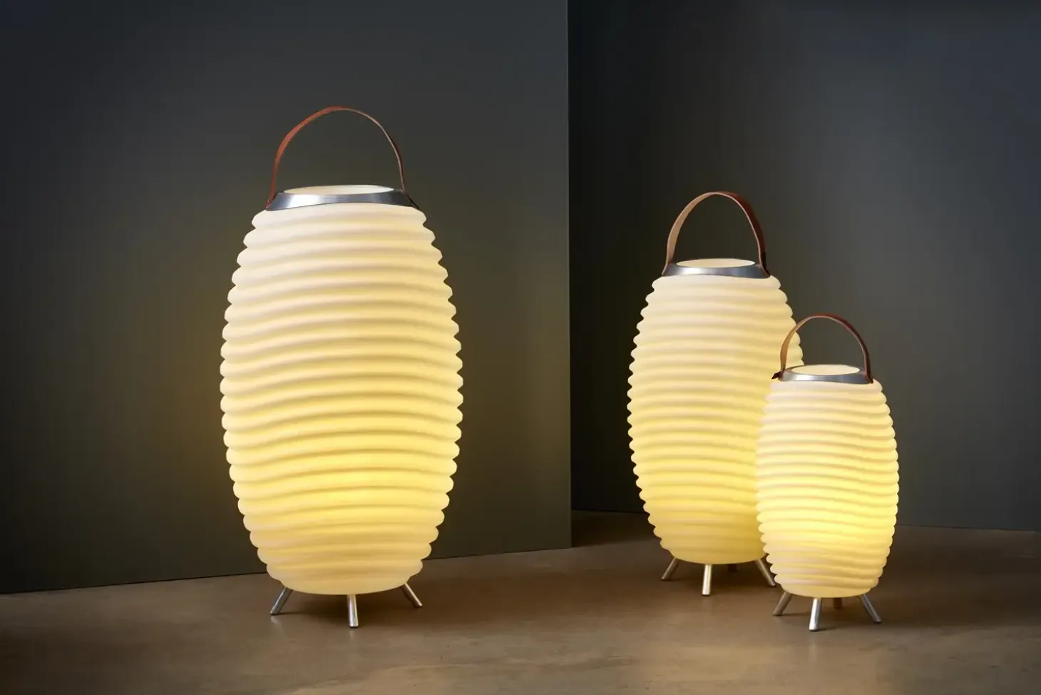 Kooduu - Synergy 50 Stereo - Gulvlampe m. højttaler og vinkøler