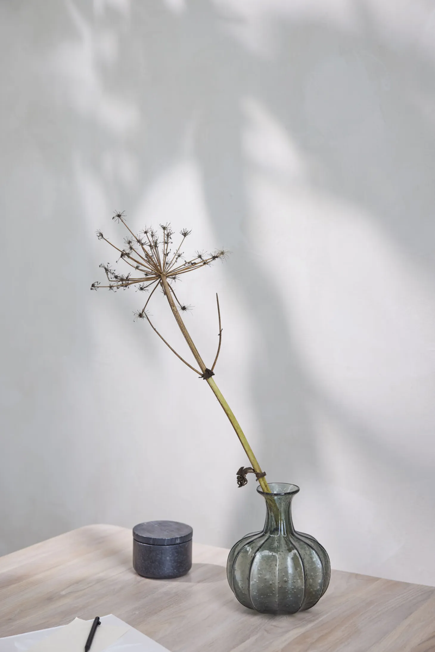 Lene Bjerre - Miyanne vase H21 cm. røget grå